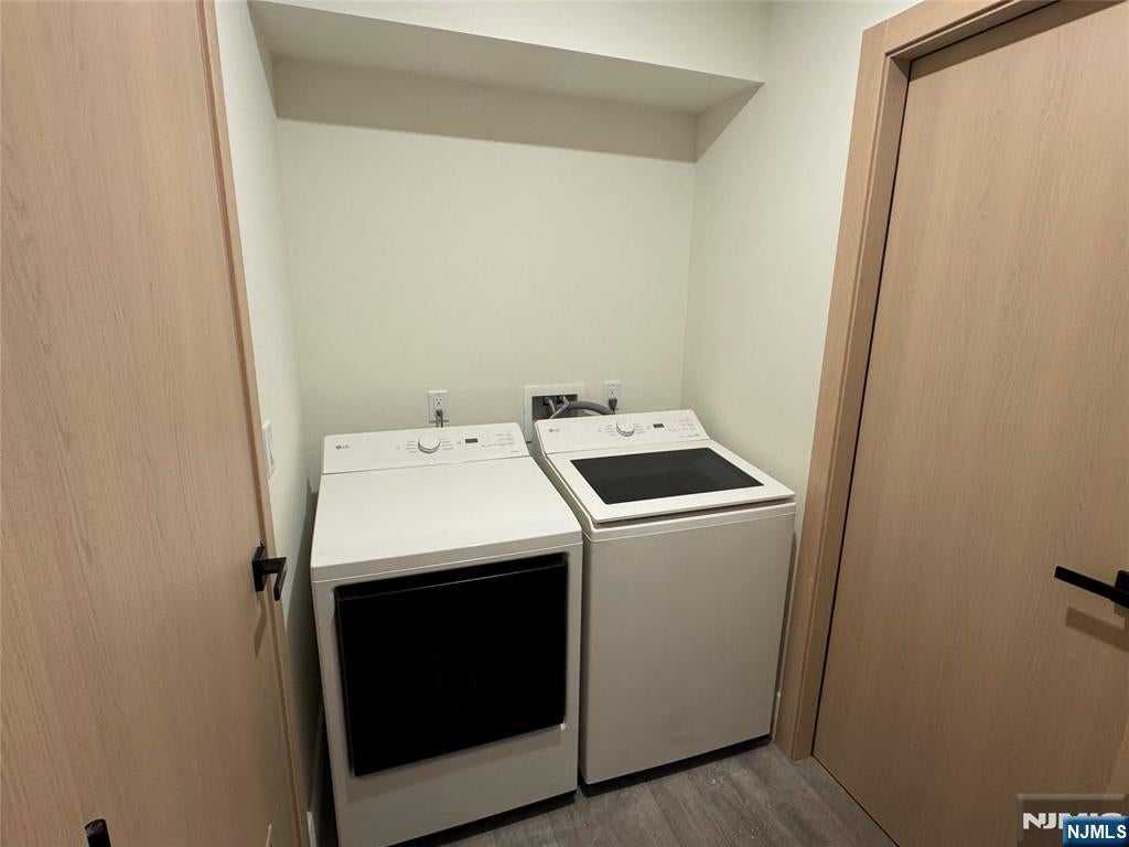 Englewood Cliffs, New Jersey, 07632, United States, 7 Bedrooms Bedrooms, ,8 BathroomsBathrooms,Residential,Active,1952040