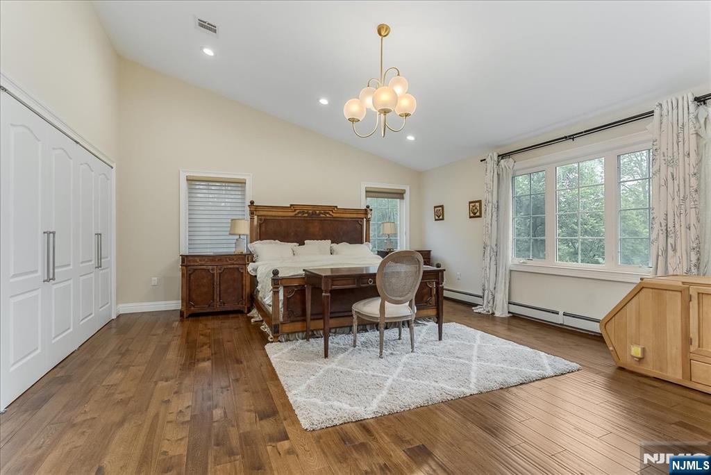 Upper Saddle River, New Jersey, 07458, United States, 4 Bedrooms Bedrooms, ,5 BathroomsBathrooms,Residential,Active,1964462