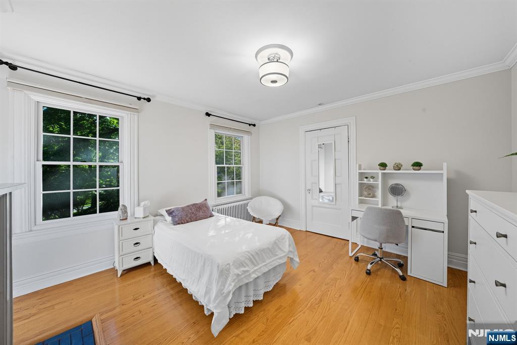 Tenafly, New Jersey, 07670, United States, 6 Bedrooms Bedrooms, ,4 BathroomsBathrooms,Residential,Active,1945075