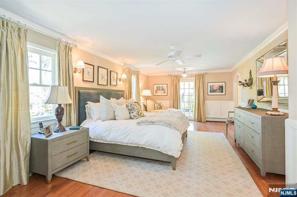 Glen Rock, New Jersey, 07452, United States, 5 Bedrooms Bedrooms, ,6 BathroomsBathrooms,Residential,Active,2042645