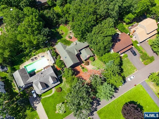 Mahwah, New Jersey, 07430, United States, 4 Bedrooms Bedrooms, ,4 BathroomsBathrooms,Residential,Pending,1993641