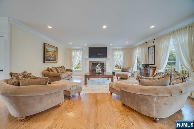 North Caldwell, New Jersey, 07006, United States, 3 Bedrooms Bedrooms, ,4 BathroomsBathrooms,Residential,Active,2008294