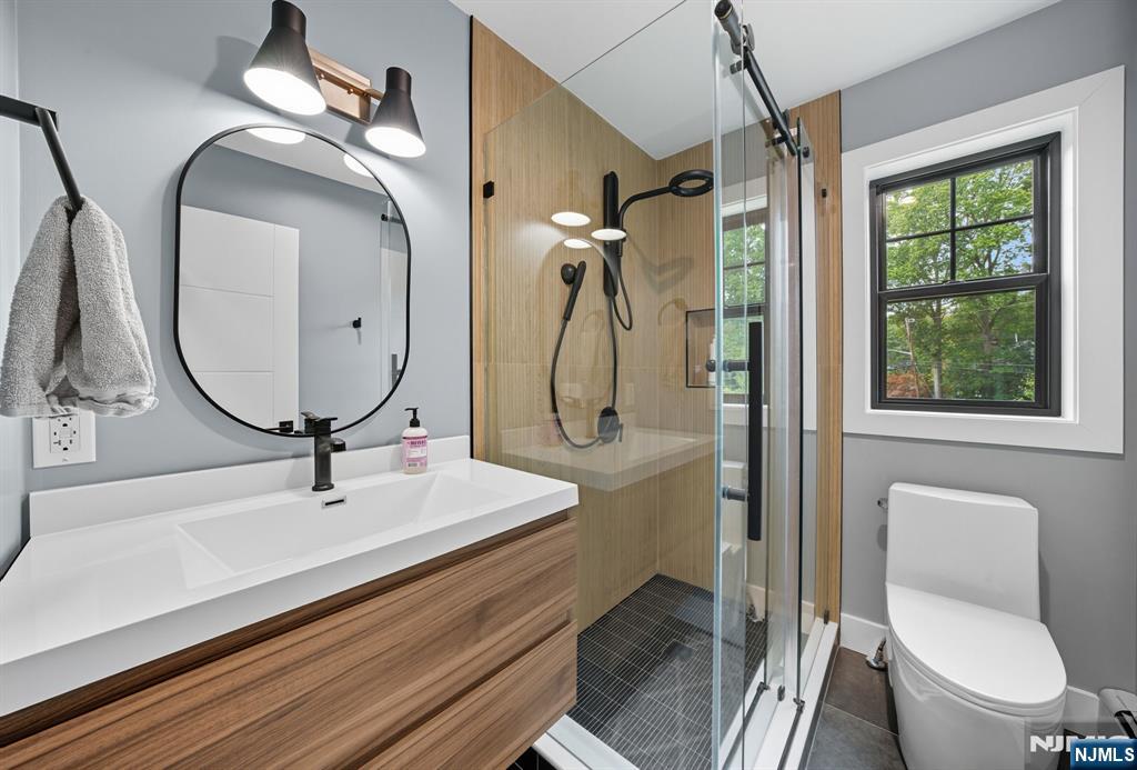 Tenafly, New Jersey, 07670, United States, 5 Bedrooms Bedrooms, ,4 BathroomsBathrooms,Residential,Active,1943831