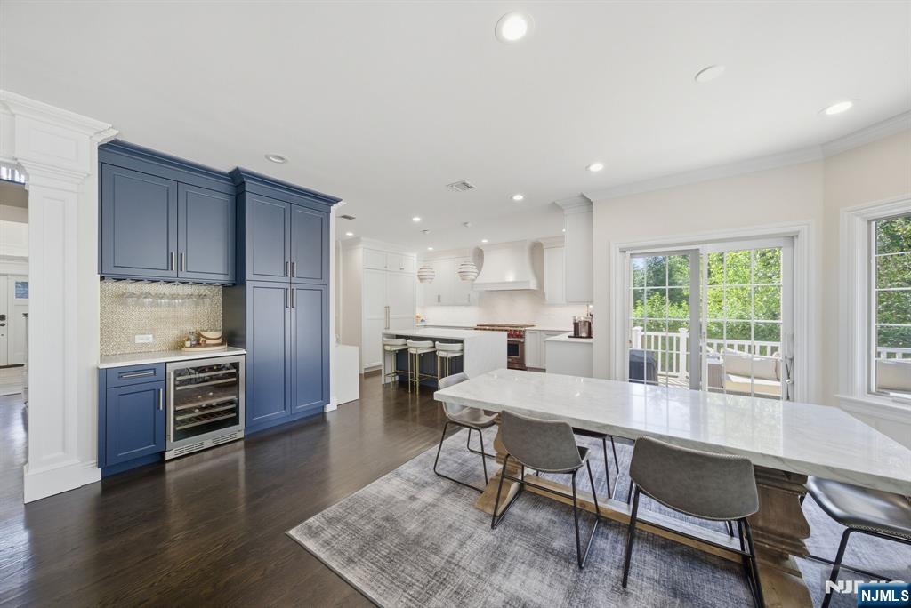 Tenafly, New Jersey, 07670, United States, 5 Bedrooms Bedrooms, ,5 BathroomsBathrooms,Residential,Active,1963283