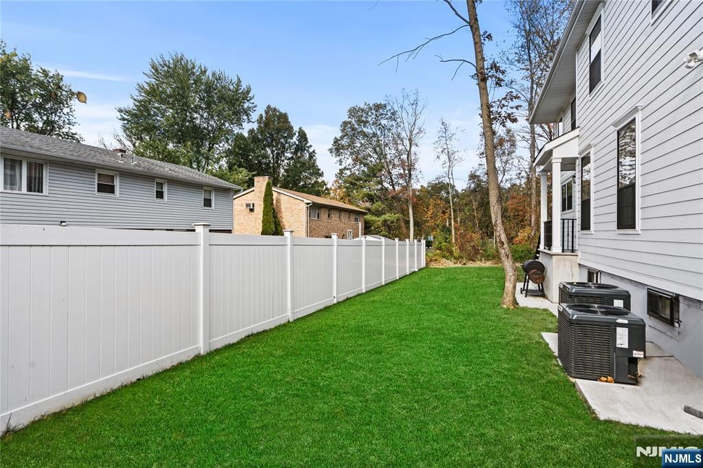 Roseland, New Jersey, 07068, United States, 4 Bedrooms Bedrooms, ,4 BathroomsBathrooms,Residential,Active,2045539