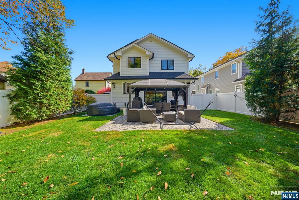 Tenafly, New Jersey, 07670, United States, 5 Bedrooms Bedrooms, ,5 BathroomsBathrooms,Residential,Active,1970990