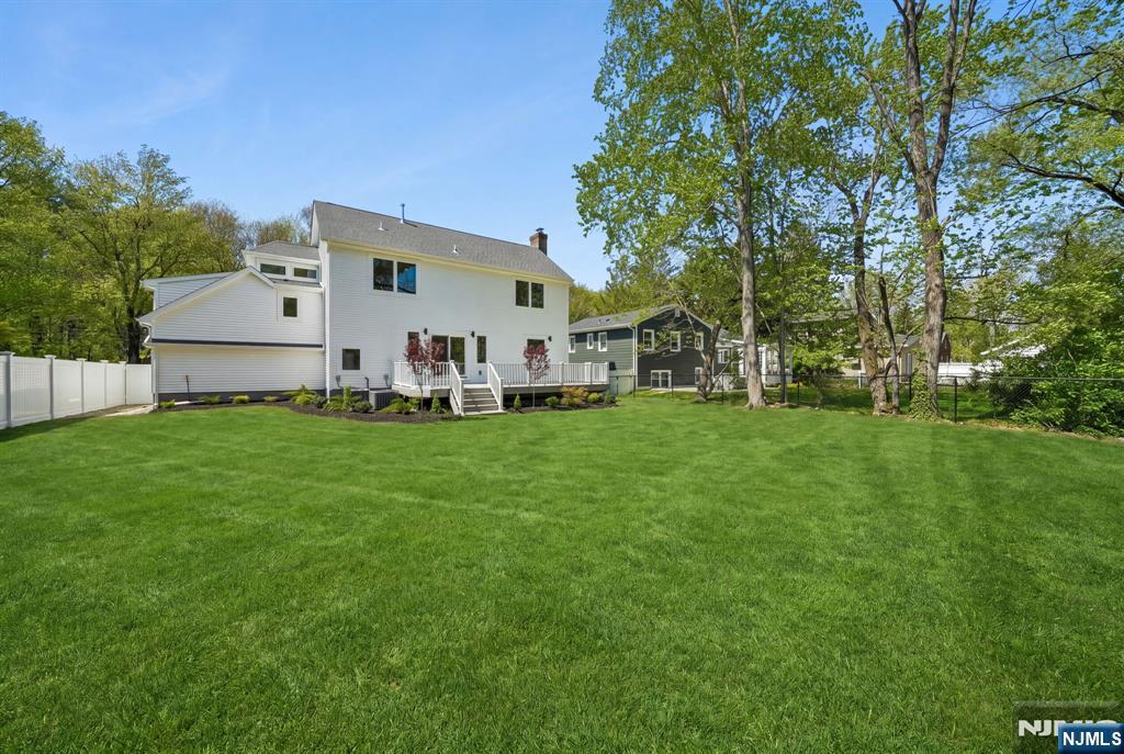 Millburn, New Jersey, 07078, United States, 5 Bedrooms Bedrooms, ,4 BathroomsBathrooms,Residential,Active,2044164