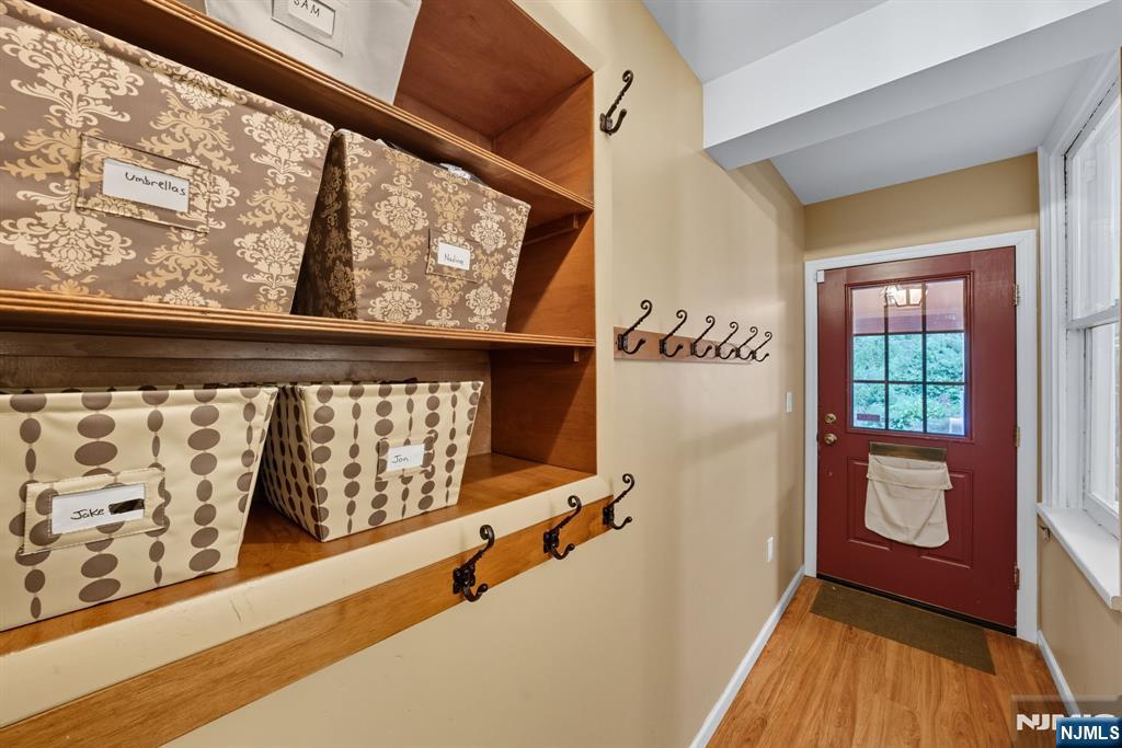 Tenafly, New Jersey, 07670, United States, 6 Bedrooms Bedrooms, ,4 BathroomsBathrooms,Residential,Active,1945075