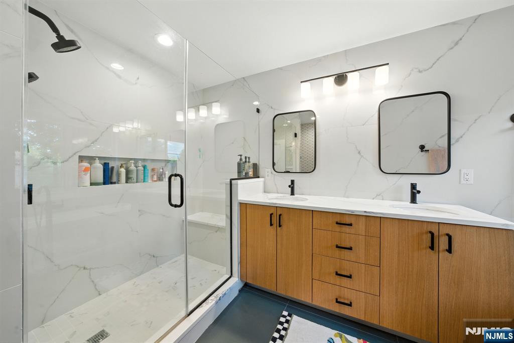 Cresskill, New Jersey, 07626, United States, 5 Bedrooms Bedrooms, ,5 BathroomsBathrooms,Residential,Active,1929433