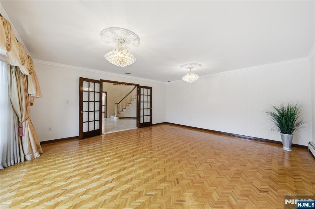 Cresskill, New Jersey, 07626, United States, 5 Bedrooms Bedrooms, ,5 BathroomsBathrooms,Residential,Active,2007619