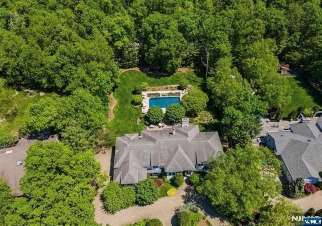 Tenafly, New Jersey, 07670, United States, 6 Bedrooms Bedrooms, ,7 BathroomsBathrooms,Residential,Active,2043827