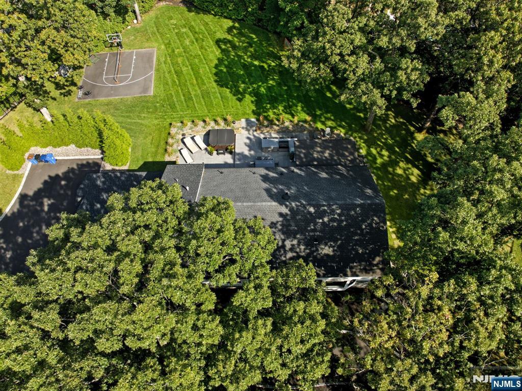 Tenafly, New Jersey, 07670, United States, 5 Bedrooms Bedrooms, ,7 BathroomsBathrooms,Residential,Active,1963399