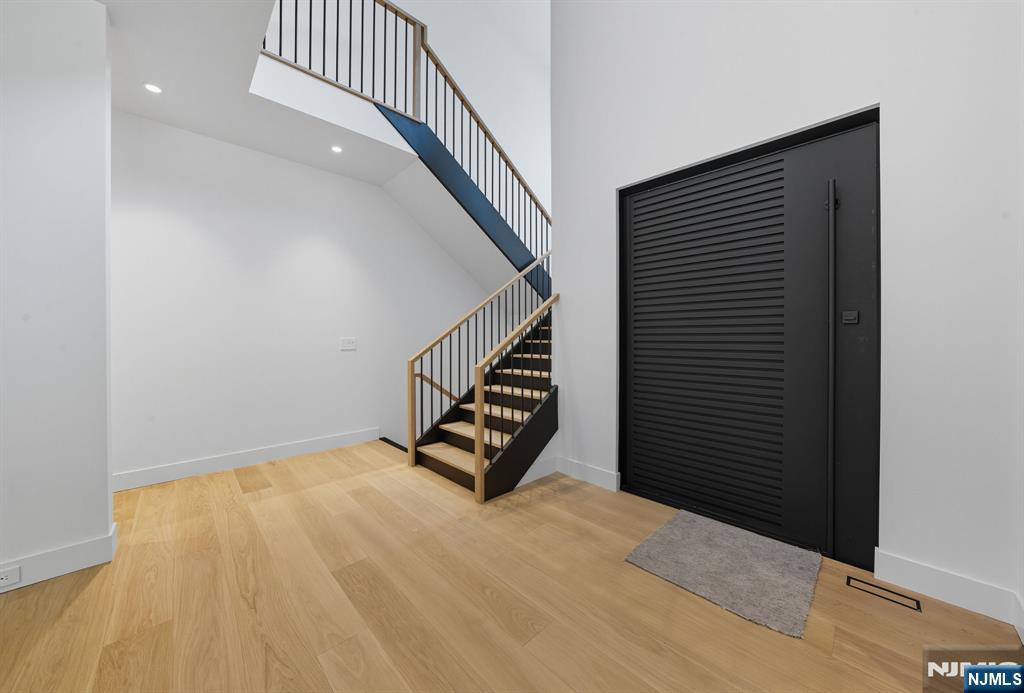 Tenafly, New Jersey, 07670, United States, 6 Bedrooms Bedrooms, ,6 BathroomsBathrooms,Residential,Active,1942348