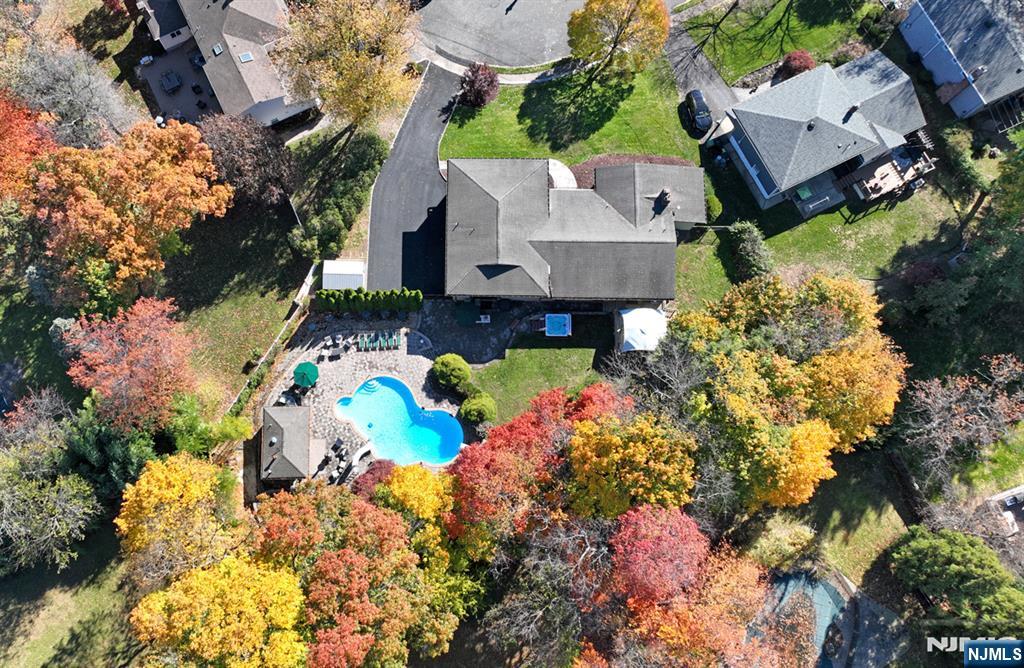 Paramus, New Jersey, 07652, United States, 4 Bedrooms Bedrooms, ,6 BathroomsBathrooms,Residential,Active,1990037