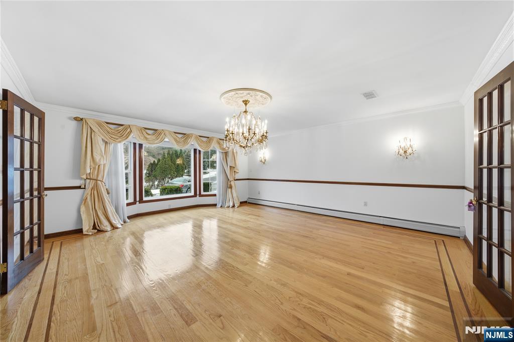 Cresskill, New Jersey, 07626, United States, 5 Bedrooms Bedrooms, ,5 BathroomsBathrooms,Residential,Active,2007619