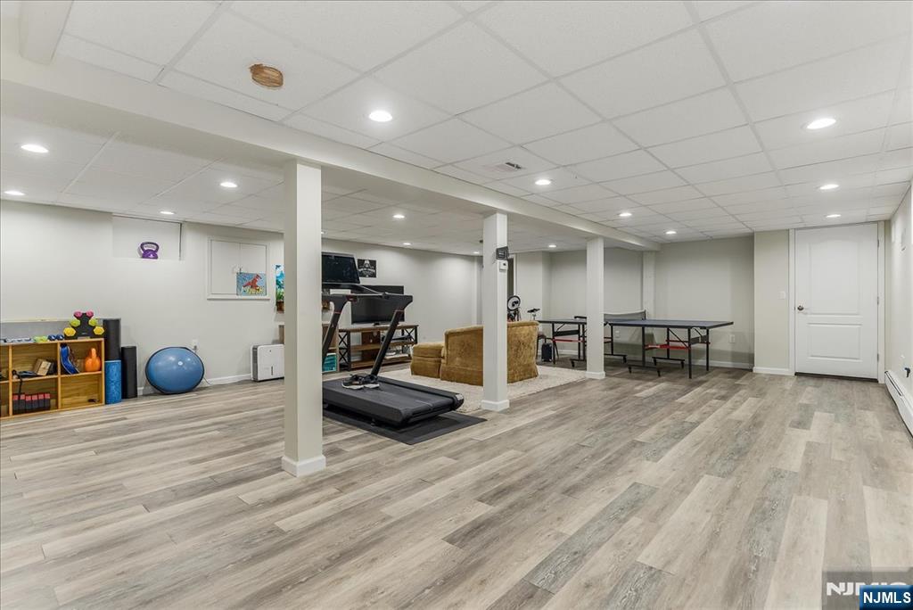 Upper Saddle River, New Jersey, 07458, United States, 4 Bedrooms Bedrooms, ,5 BathroomsBathrooms,Residential,Active,1964462