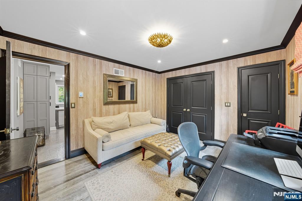 Tenafly, New Jersey, 07670, United States, 5 Bedrooms Bedrooms, ,7 BathroomsBathrooms,Residential,Active,1963399