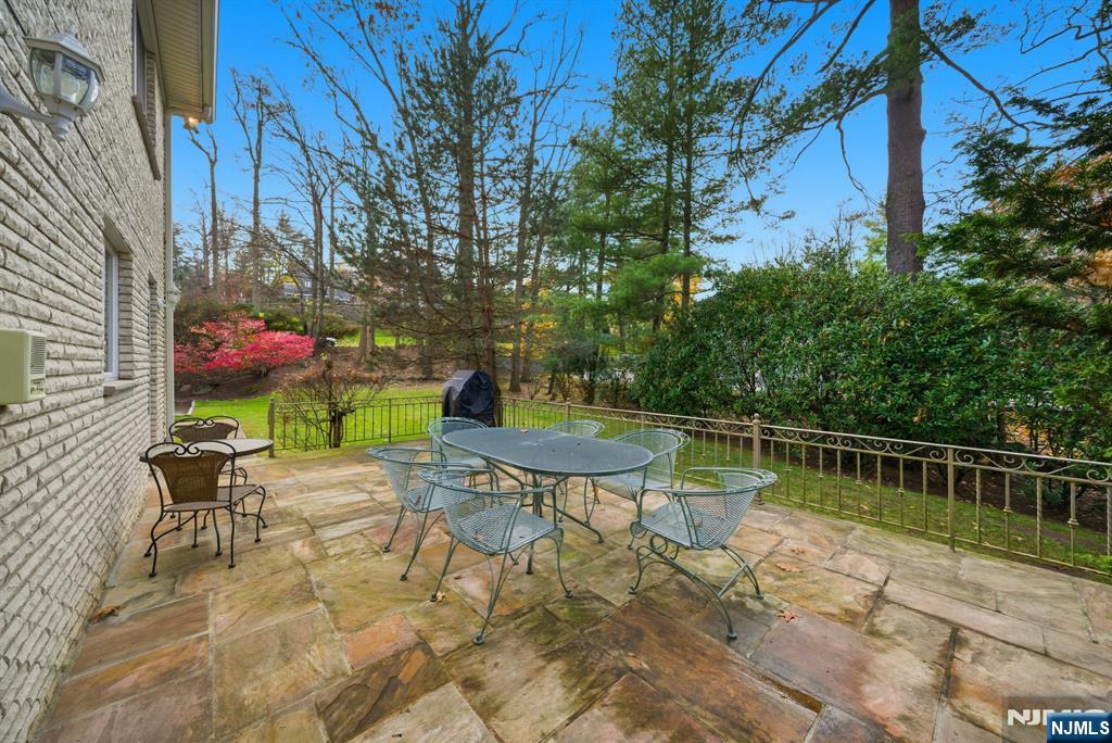 Cresskill, New Jersey, 07626, United States, 5 Bedrooms Bedrooms, ,5 BathroomsBathrooms,Residential,Active,2007619