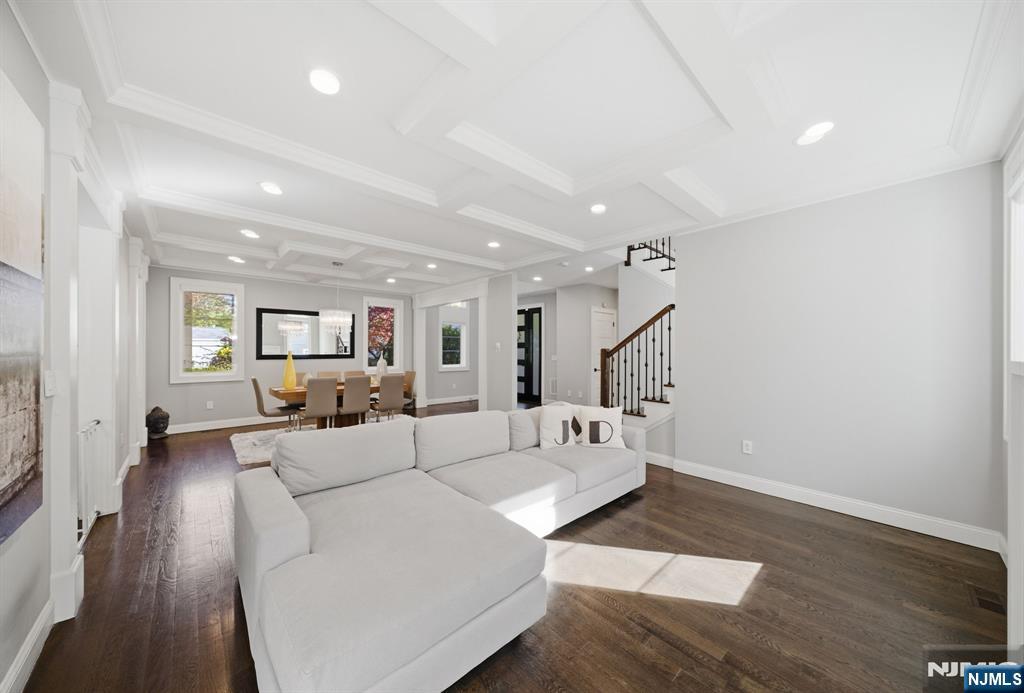 Tenafly, New Jersey, 07670, United States, 5 Bedrooms Bedrooms, ,5 BathroomsBathrooms,Residential,Active,1970990