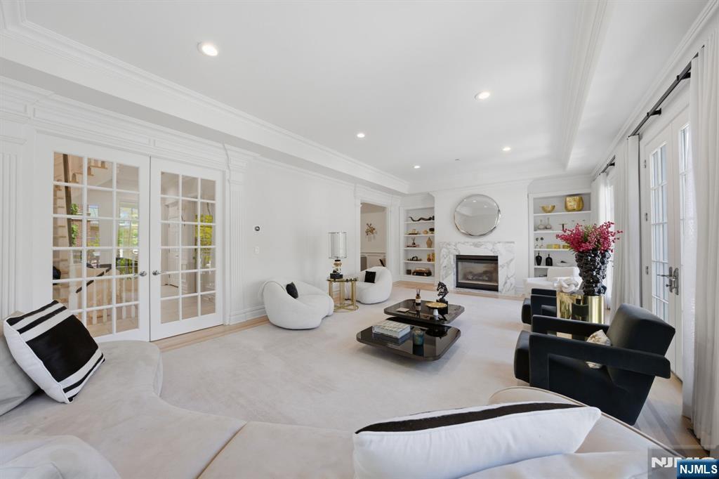 Tenafly, New Jersey, 07670, United States, 4 Bedrooms Bedrooms, ,5 BathroomsBathrooms,Residential,Active,2045606