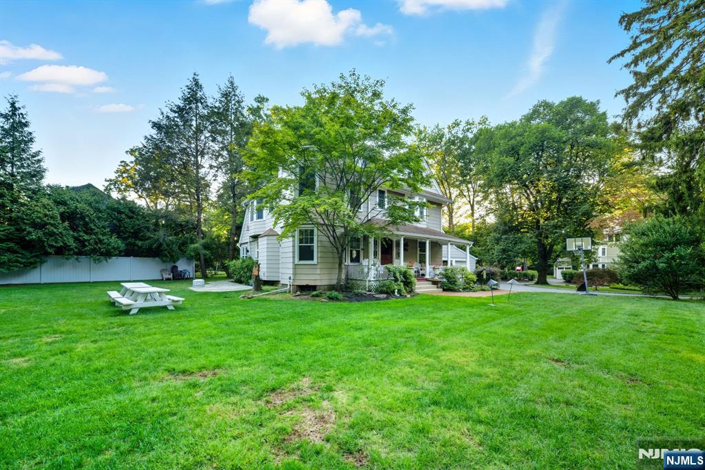 Tenafly, New Jersey, 07670, United States, 6 Bedrooms Bedrooms, ,4 BathroomsBathrooms,Residential,Active,1945075