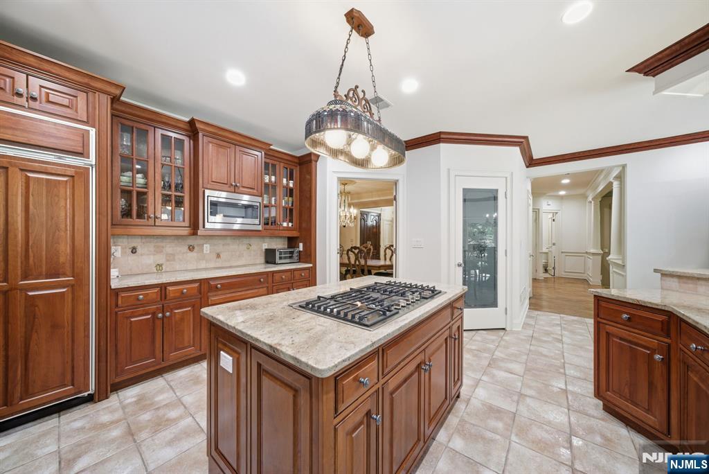 Tenafly, New Jersey, 07670, United States, 5 Bedrooms Bedrooms, ,5 BathroomsBathrooms,Residential,Active,1968424