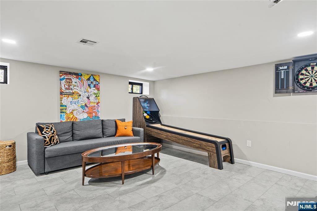 Roseland, New Jersey, 07068, United States, 4 Bedrooms Bedrooms, ,4 BathroomsBathrooms,Residential,Active,2045539