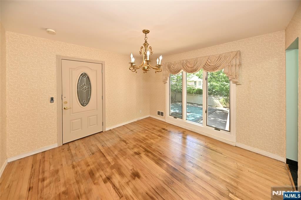 Englewood Cliffs, New Jersey, 07632, United States, 5 Bedrooms Bedrooms, ,4 BathroomsBathrooms,Residential,Active,1929465