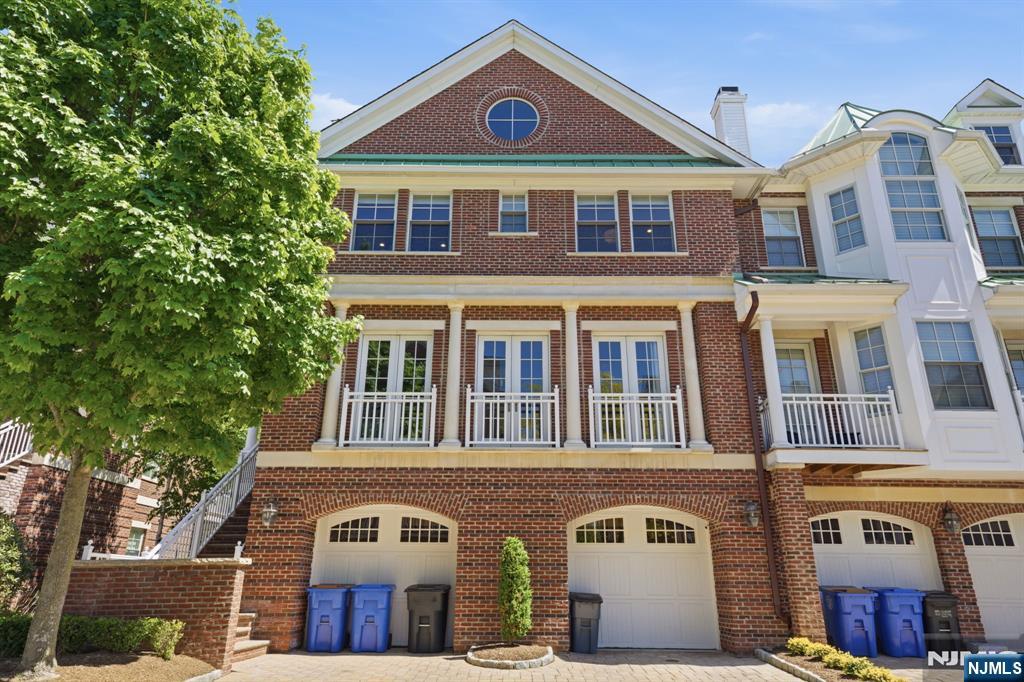 Tenafly, New Jersey, 07670, United States, 4 Bedrooms Bedrooms, ,5 BathroomsBathrooms,Residential,Active,2045606