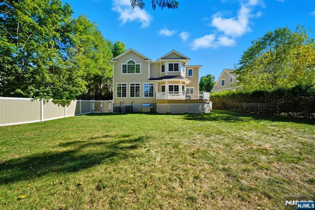 Tenafly, New Jersey, 07670, United States, 5 Bedrooms Bedrooms, ,5 BathroomsBathrooms,Residential,Active,1963283