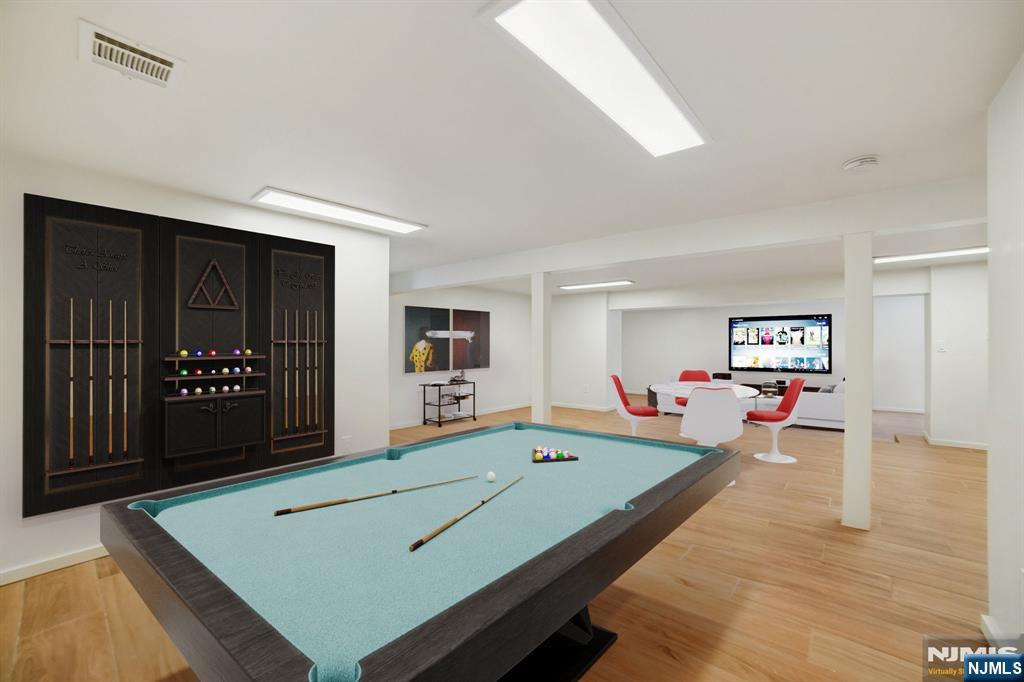 Par-Troy Hills Twp., New Jersey, 07054, United States, 4 Bedrooms Bedrooms, ,4 BathroomsBathrooms,Residential,Active,2021621