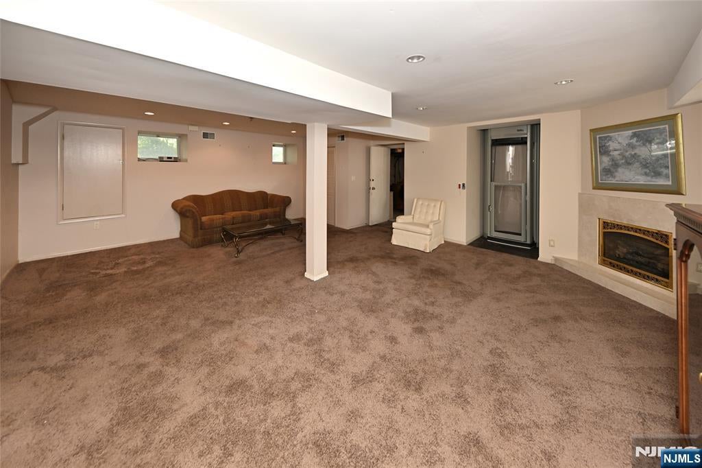 Englewood Cliffs, New Jersey, 07632, United States, 5 Bedrooms Bedrooms, ,4 BathroomsBathrooms,Residential,Active,1929465