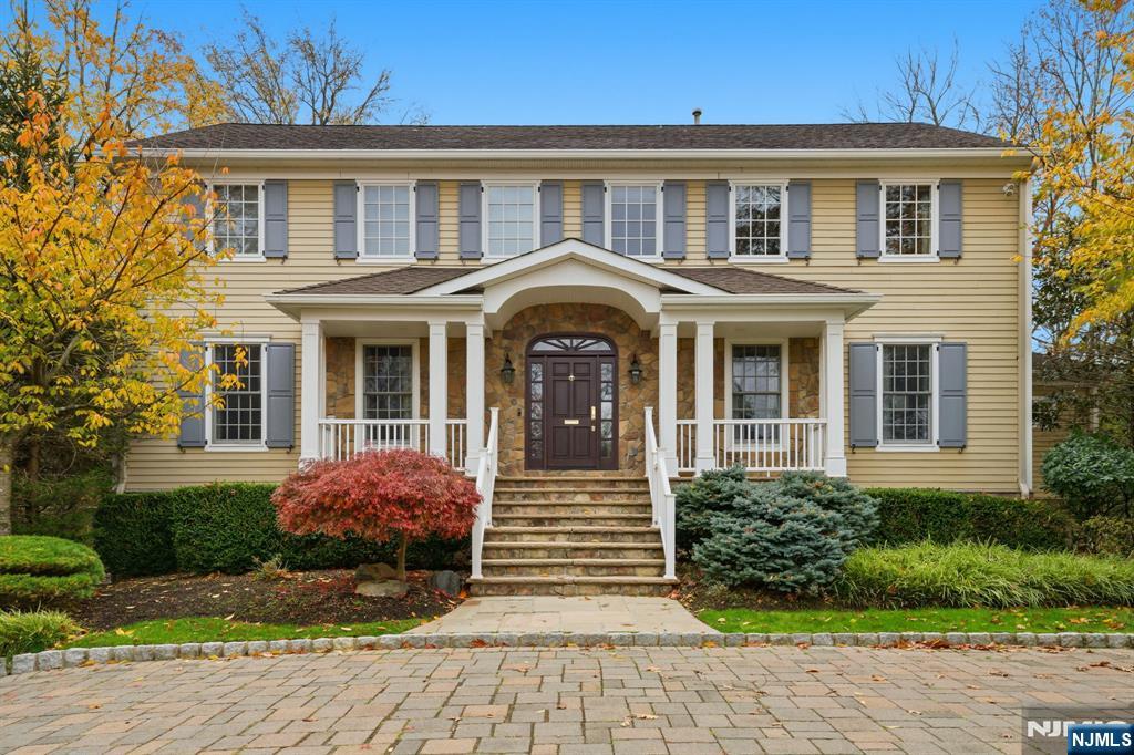 Tenafly, New Jersey, 07670, United States, 6 Bedrooms Bedrooms, ,4 BathroomsBathrooms,Residential,Pending,2007021