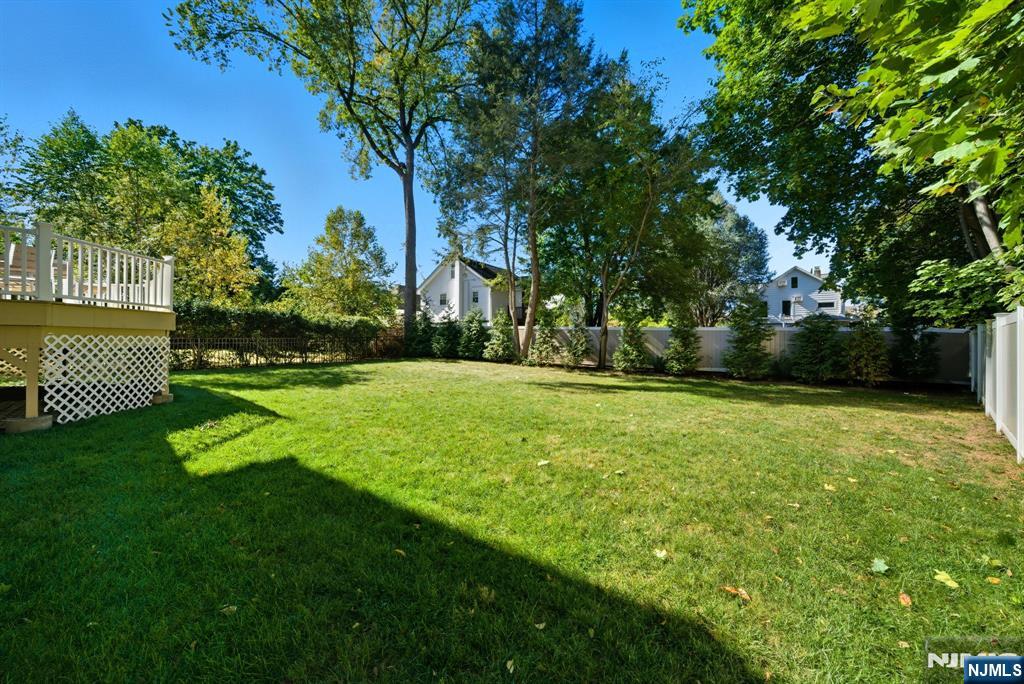 Tenafly, New Jersey, 07670, United States, 5 Bedrooms Bedrooms, ,5 BathroomsBathrooms,Residential,Active,1963283