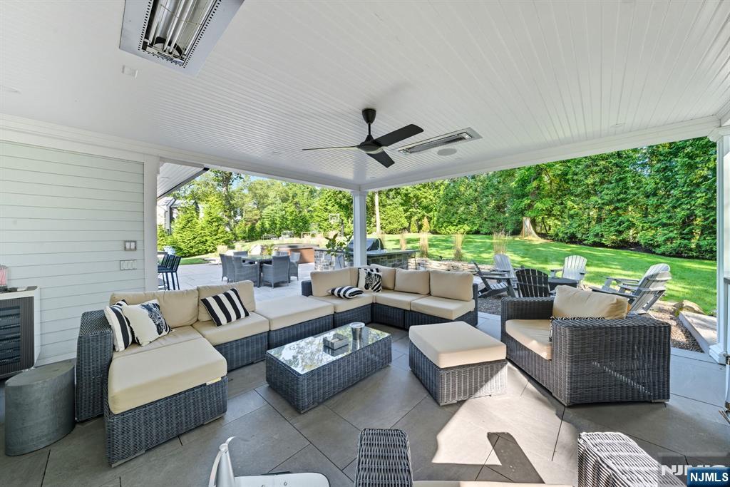 Tenafly, New Jersey, 07670, United States, 5 Bedrooms Bedrooms, ,7 BathroomsBathrooms,Residential,Active,1963399