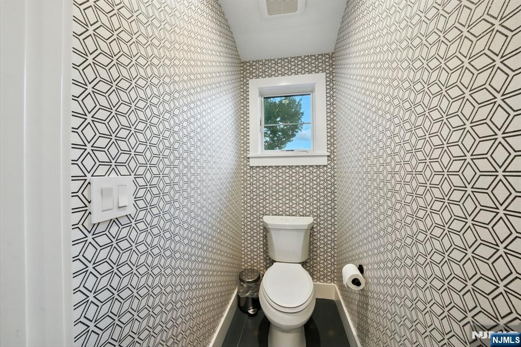 Cresskill, New Jersey, 07626, United States, 5 Bedrooms Bedrooms, ,5 BathroomsBathrooms,Residential,Active,1929433
