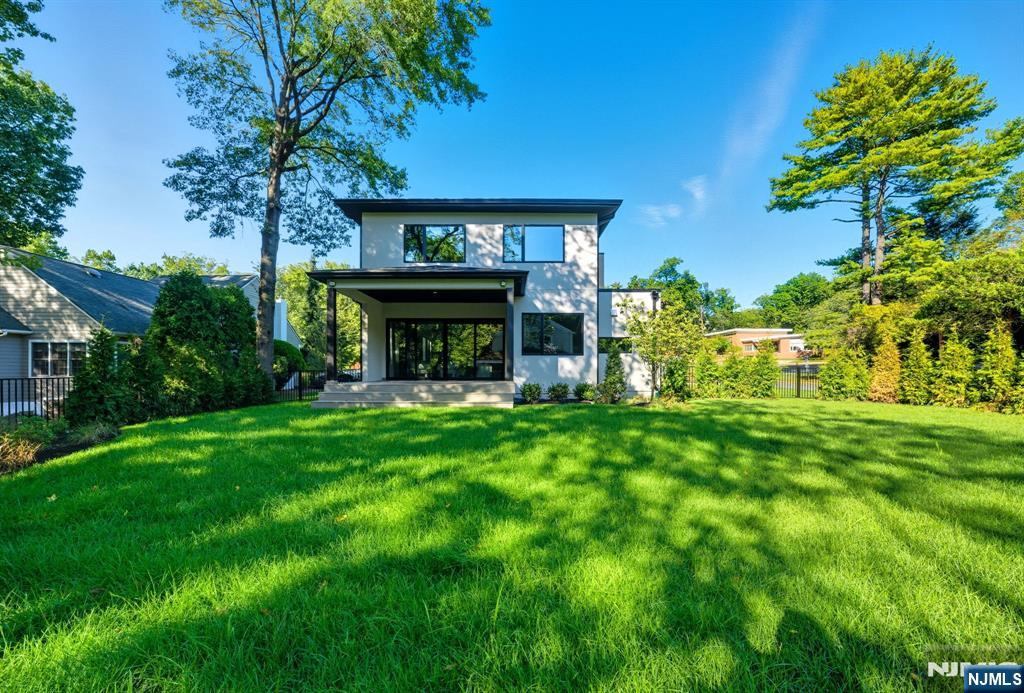 Tenafly, New Jersey, 07670, United States, 6 Bedrooms Bedrooms, ,6 BathroomsBathrooms,Residential,Active,1942348