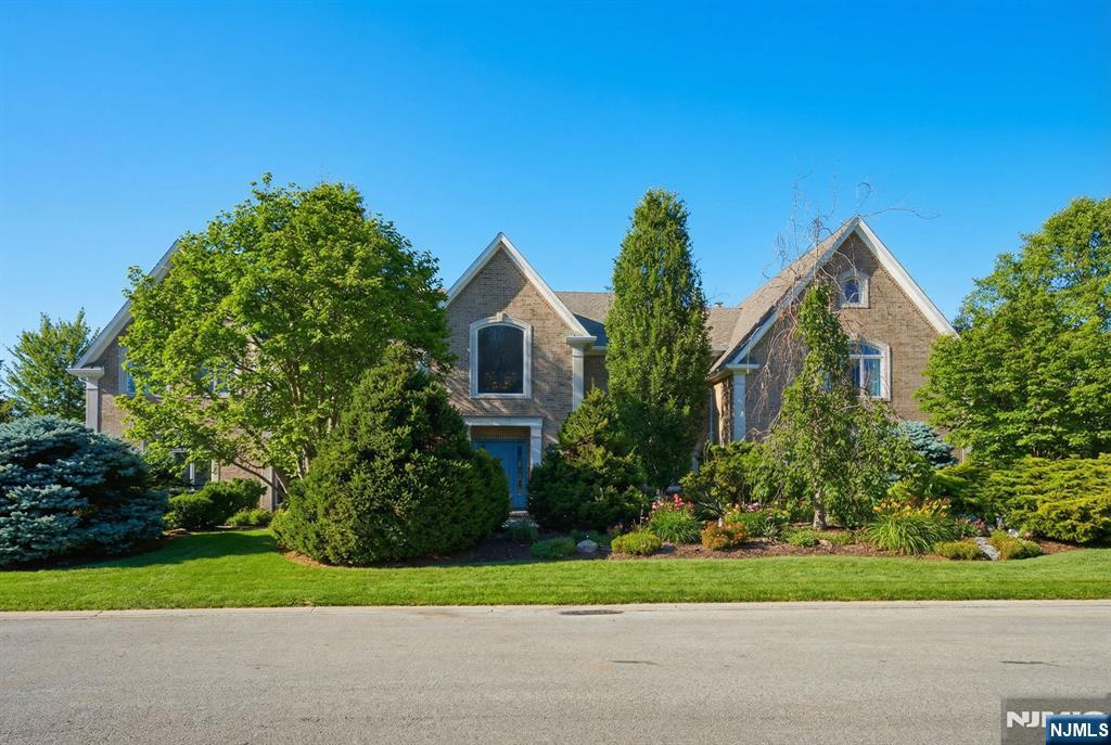 Cresskill, New Jersey, 07626, United States, 6 Bedrooms Bedrooms, ,8 BathroomsBathrooms,Residential,Active,2012941