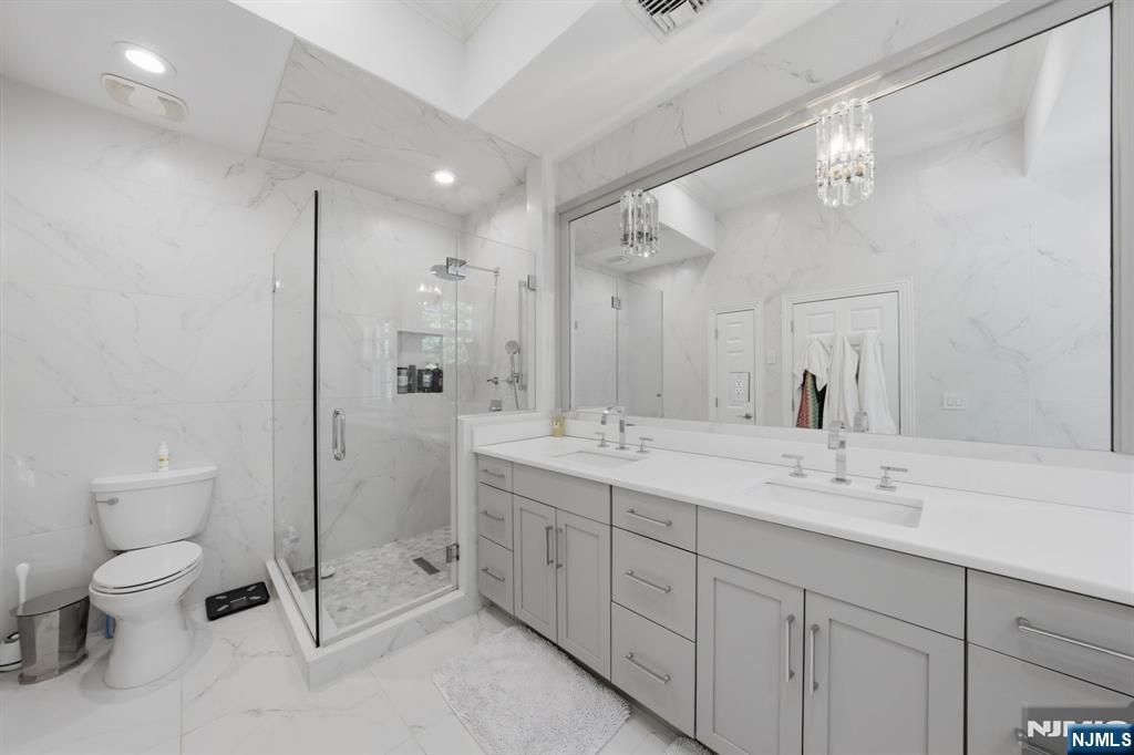 Tenafly, New Jersey, 07670, United States, 4 Bedrooms Bedrooms, ,5 BathroomsBathrooms,Residential,Active,2045606
