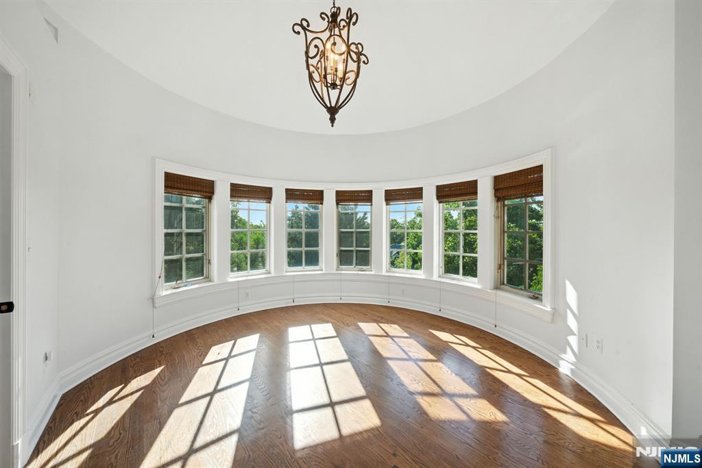 Tenafly, New Jersey, 07670, United States, 7 Bedrooms Bedrooms, ,9 BathroomsBathrooms,Residential,Active,1919077