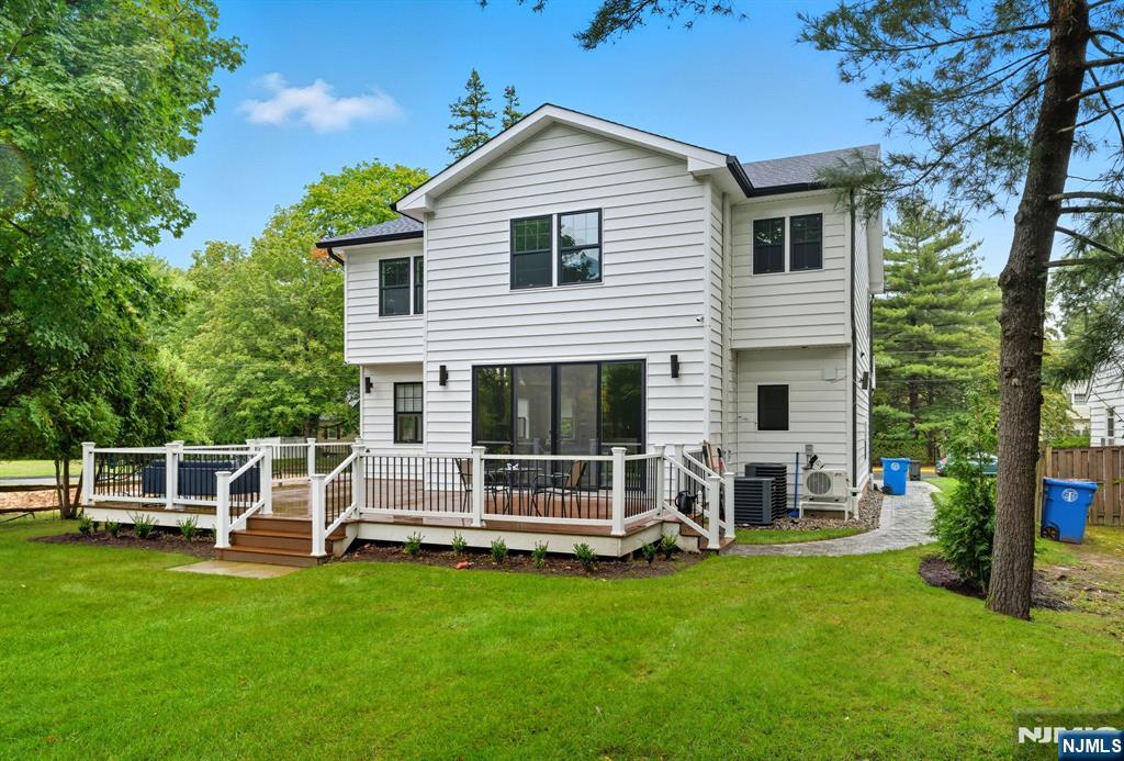 Tenafly, New Jersey, 07670, United States, 5 Bedrooms Bedrooms, ,4 BathroomsBathrooms,Residential,Active,1943831