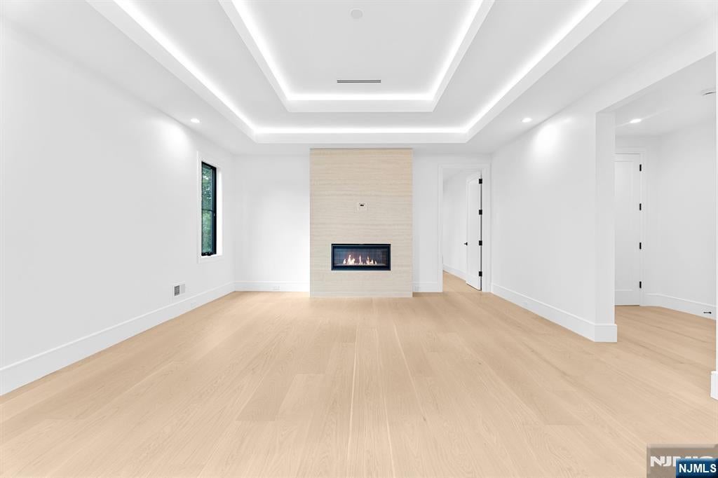 Paramus, New Jersey, 07652, United States, 6 Bedrooms Bedrooms, ,7 BathroomsBathrooms,Residential,Active,1968119