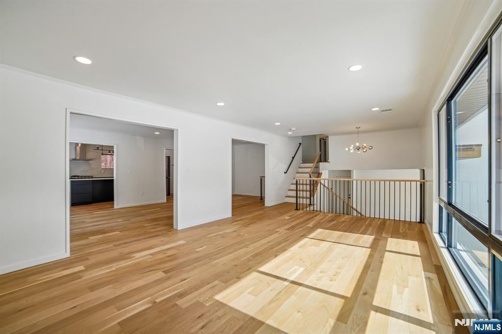 Par-Troy Hills Twp., New Jersey, 07054, United States, 4 Bedrooms Bedrooms, ,4 BathroomsBathrooms,Residential,Active,2021621