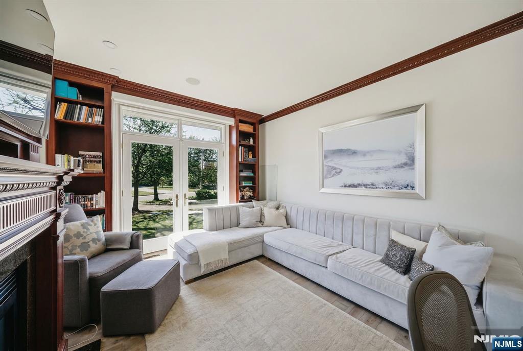 Tenafly, New Jersey, 07670, United States, 6 Bedrooms Bedrooms, ,7 BathroomsBathrooms,Residential,Active,2043827