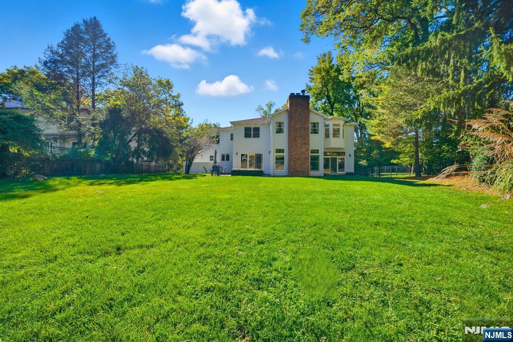 Tenafly, New Jersey, 07670, United States, 5 Bedrooms Bedrooms, ,5 BathroomsBathrooms,Residential,Active,1968424