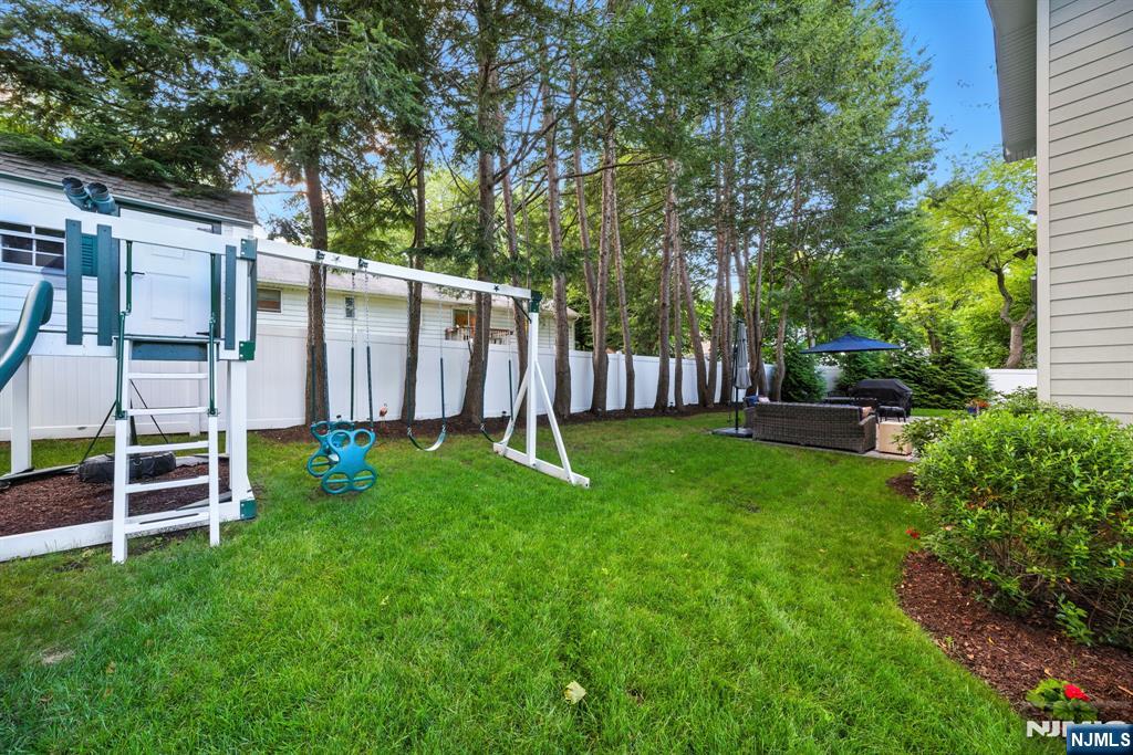 Cresskill, New Jersey, 07626, United States, 5 Bedrooms Bedrooms, ,5 BathroomsBathrooms,Residential,Active,1929433