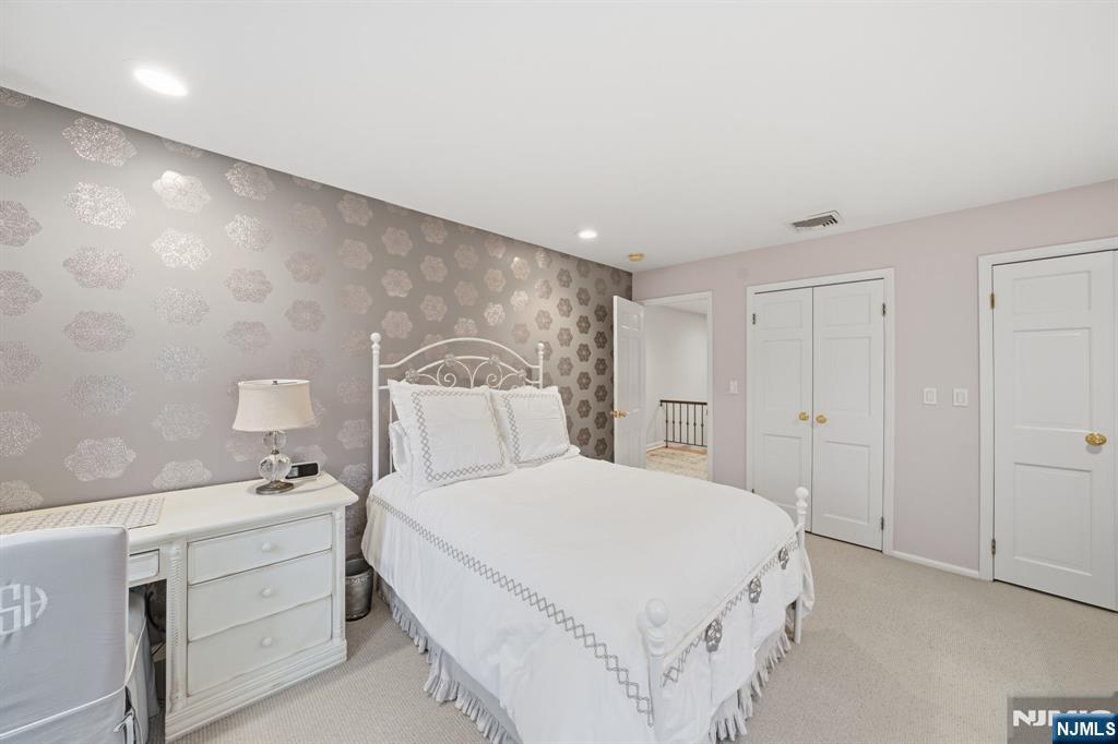 Tenafly, New Jersey, 07670, United States, 6 Bedrooms Bedrooms, ,4 BathroomsBathrooms,Residential,Pending,2007021