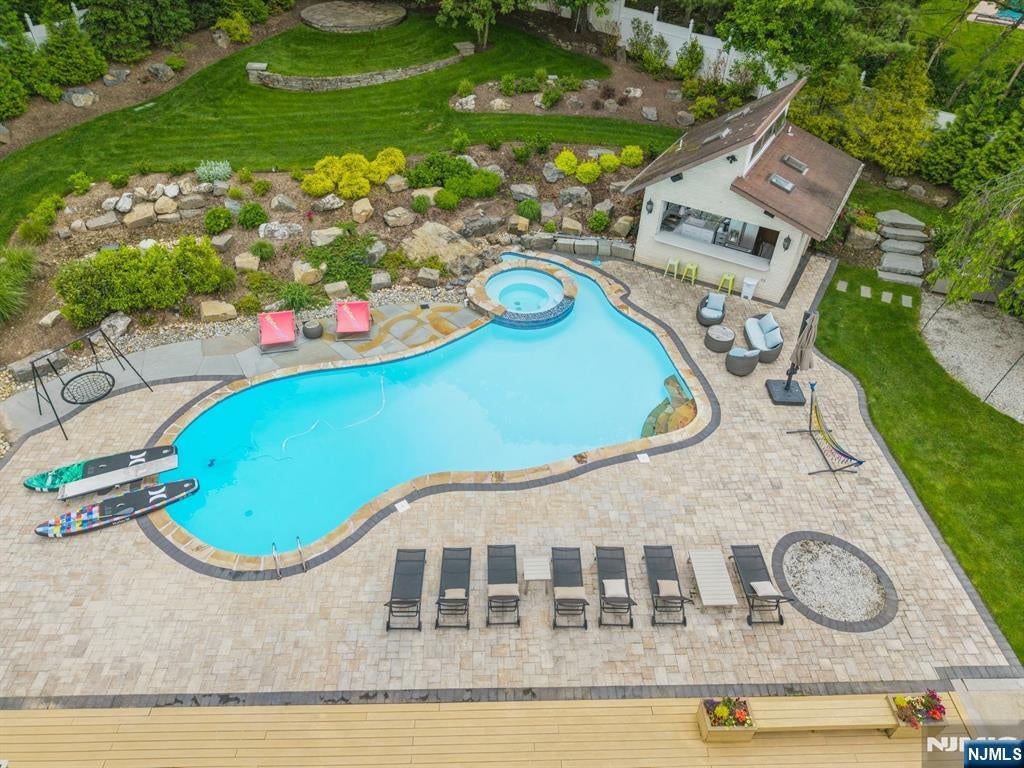 Cresskill, New Jersey, 07626, United States, 8 Bedrooms Bedrooms, ,5 BathroomsBathrooms,Residential,Active,1831840