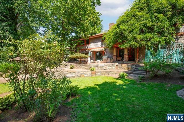 Mahwah, New Jersey, 07430, United States, 4 Bedrooms Bedrooms, ,4 BathroomsBathrooms,Residential,Pending,1993641