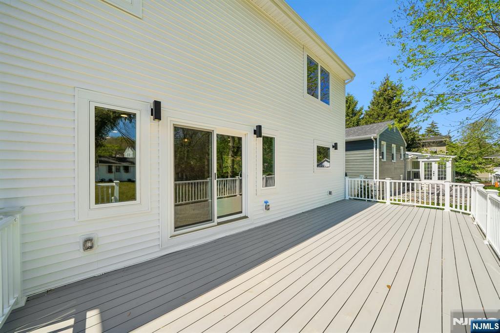 Millburn, New Jersey, 07078, United States, 5 Bedrooms Bedrooms, ,4 BathroomsBathrooms,Residential,Active,2044164